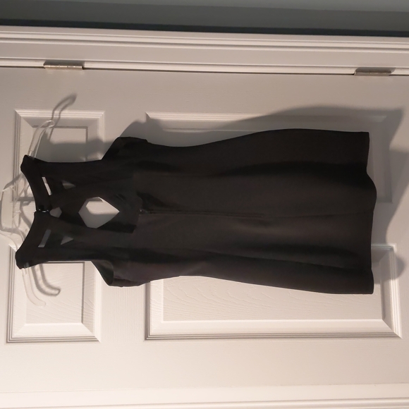 Dress - Picture 4 of 4